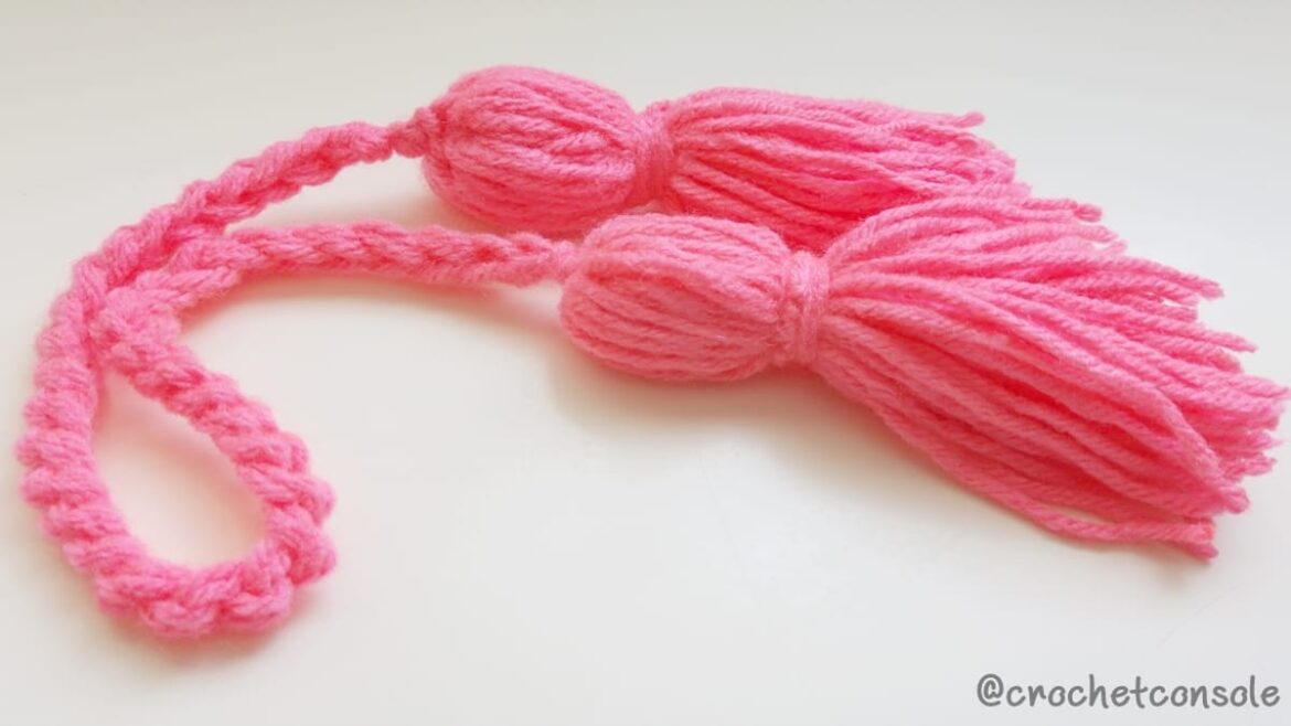 Como unir pompones y borlas a cordones tejidos-Crochet con Sole