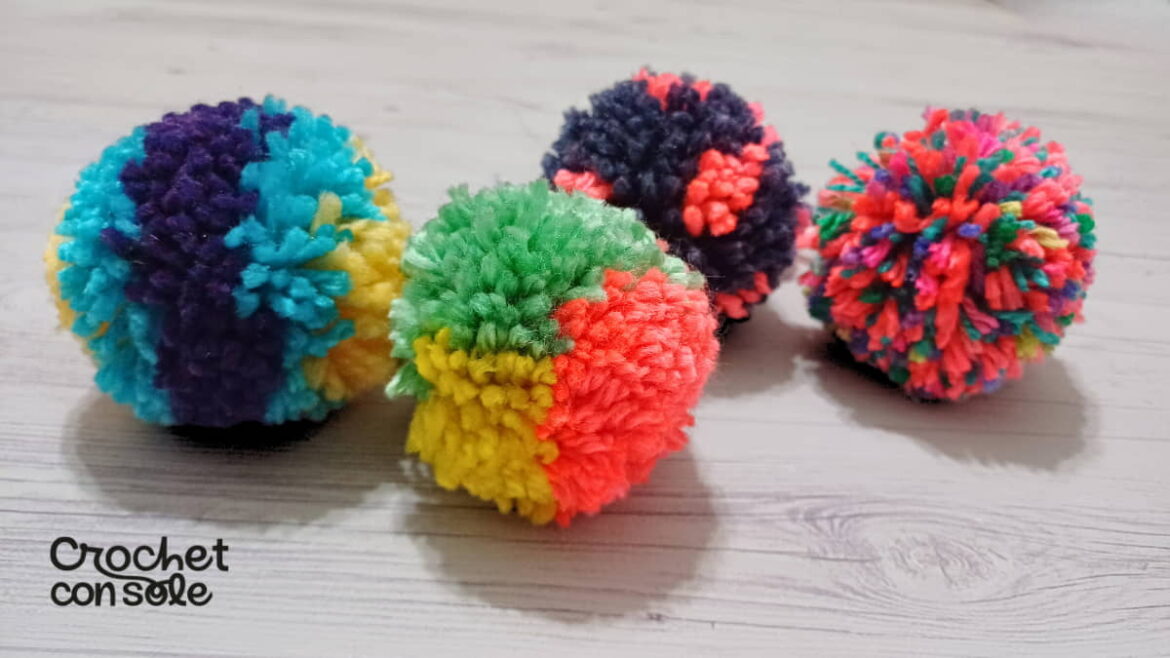 Cómo hacer pompones con rayas, lunares y pintitas