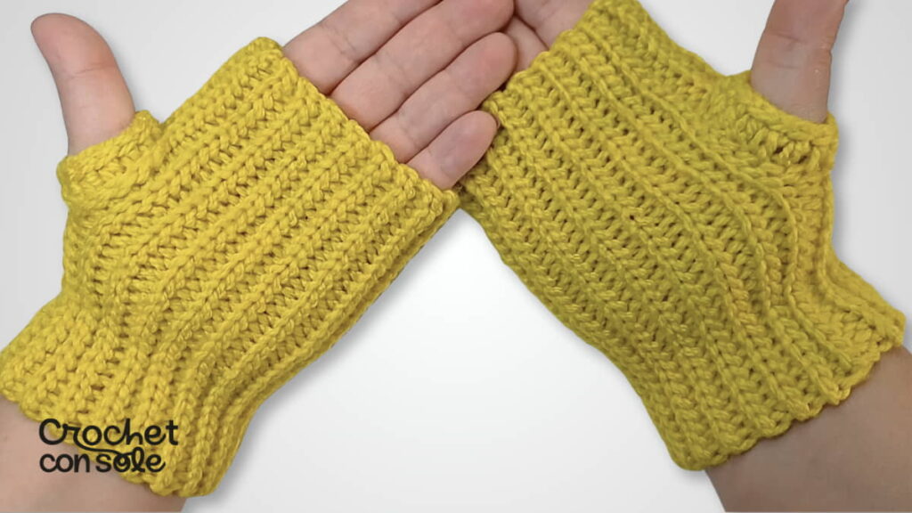 Mitones a crochet con un rectángulo imitación dos agujas